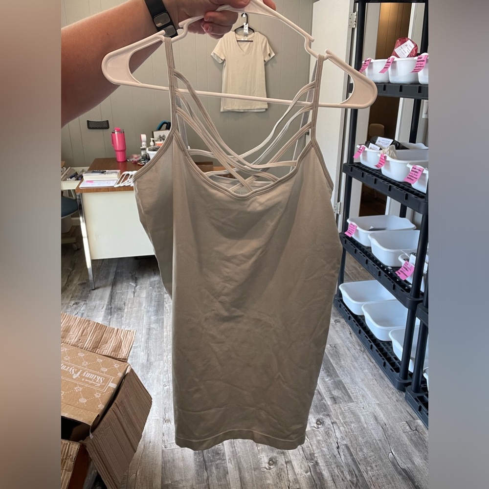 Zenana light gray crisscross tank